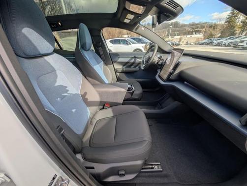 Crystal White 2026 Volvo EX30 TWIN MOTOR CROSS COUNTRY ULTRA