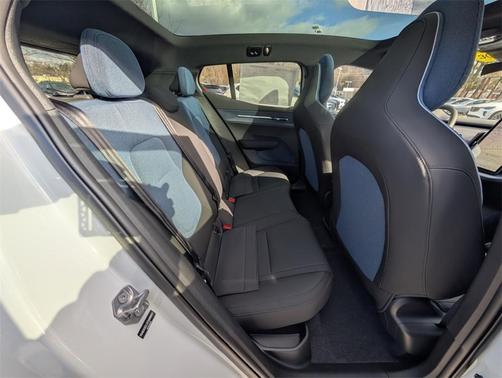 2026 Volvo EX30 TWIN MOTOR CROSS COUNTRY ULTRA