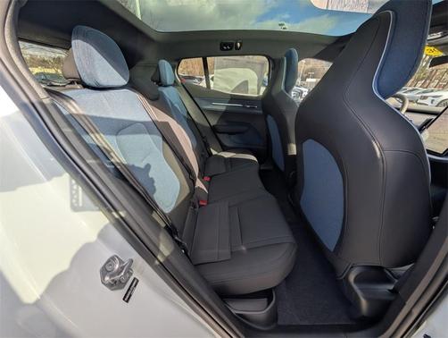 2026 Volvo EX30 TWIN MOTOR CROSS COUNTRY ULTRA