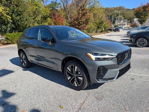2026 Volvo XC60 B5 Plus