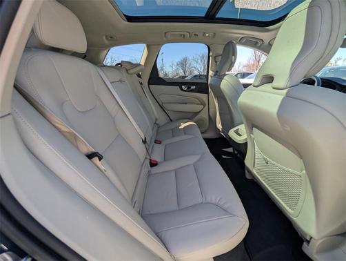 2025 Volvo XC60 B5 Core