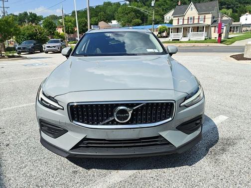 Metallic 2025 Volvo V60 Cross Country B5 Plus