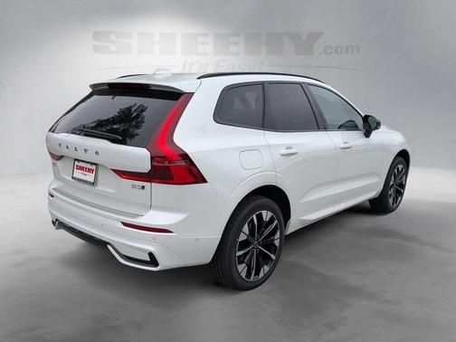 Crystal White 2026 Volvo XC60 B5 Plus