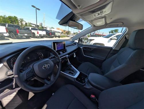 2025 Toyota RAV4 LE
