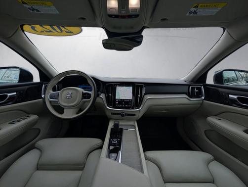 2023 Volvo S60 B5 Ultimate Dark Theme