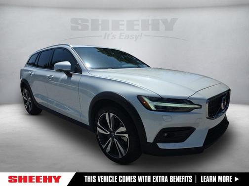 2024 Volvo V60 Cross Country B5 Plus