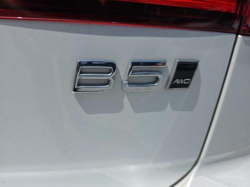 2024 Volvo V60 Cross Country B5 Plus
