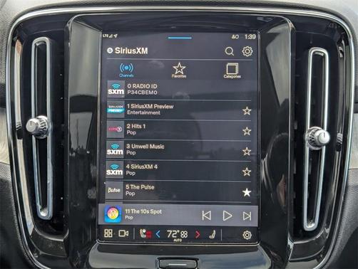 2023 Volvo XC40 B5 Plus Dark Theme