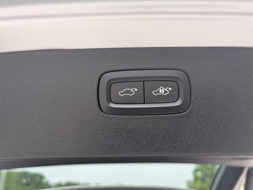 2022 Volvo XC90 Recharge Plug-In Hybrid T8 Inscription Extended Range 7P