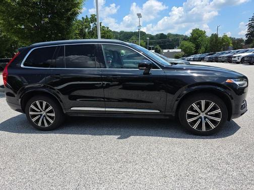 Onyx Black Metallic 2023 Volvo XC90 B6 Plus 7-Seater