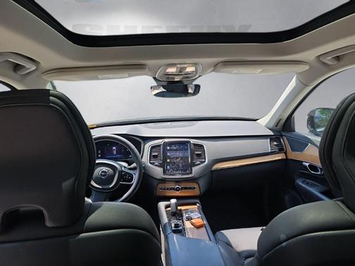 Onyx Black Metallic 2023 Volvo XC90 B6 Plus 7-Seater