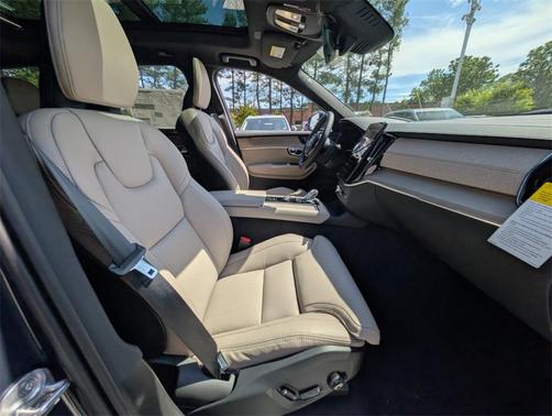 2025 Volvo XC90 B6 Ultra