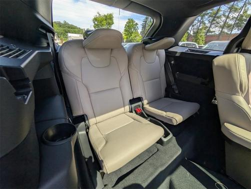 2025 Volvo XC90 B6 Ultra