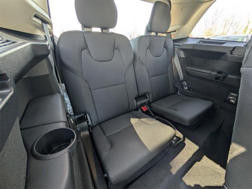 2025 Volvo XC90 Plug-In Hybrid T8 Plus 7-Seater