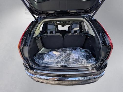 2025 Volvo XC90 Plug-In Hybrid T8 Plus 7-Seater