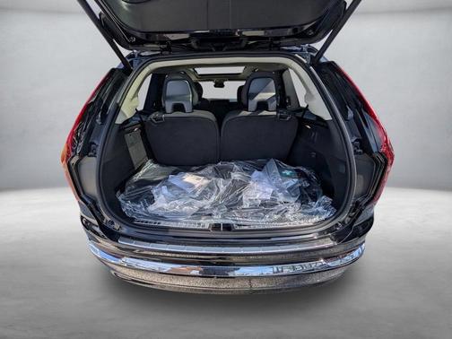 2025 Volvo XC90 Plug-In Hybrid T8 Plus 7-Seater