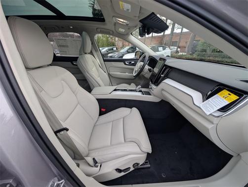 2026 Volvo XC60 B5 Ultra