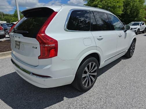 Crystal White Metallic 2023 Volvo XC90 B6 Plus 7-Seater