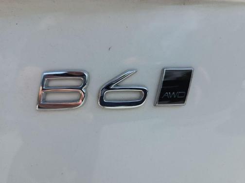 Crystal White Metallic 2023 Volvo XC90 B6 Plus 7-Seater