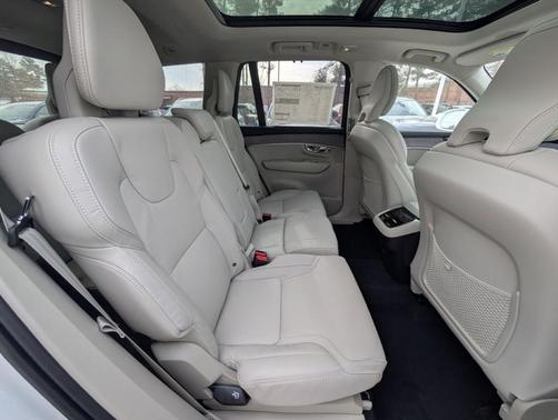 Crystal White Pearl 2026 Volvo XC90 B6 Ultra 7-Seater