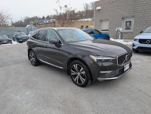2022 Volvo XC60 B5 Inscription
