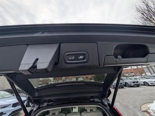 2022 Volvo XC60 B5 Inscription