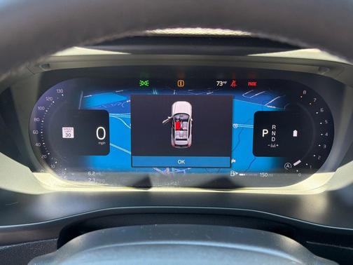 Onyx Black Metallic 2024 Volvo XC40 B5 Plus Bright Theme