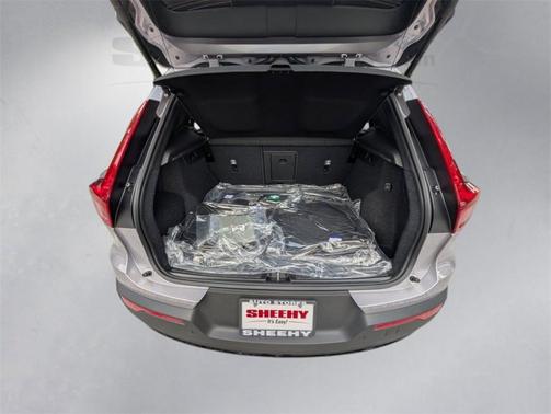 2026 Volvo XC40 B5 Plus