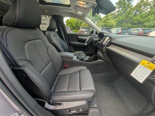 2026 Volvo XC40 B5 Plus