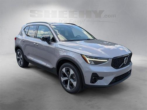 2026 Volvo XC40 B5 Plus