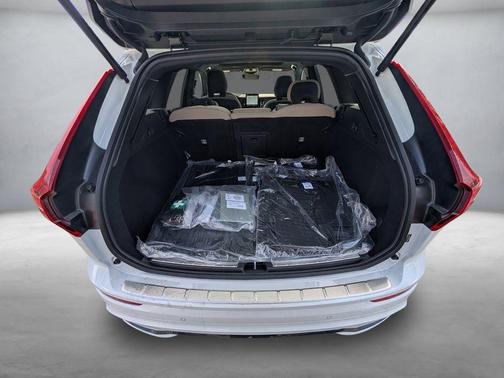 Crystal White 2026 Volvo XC60 B5 Plus