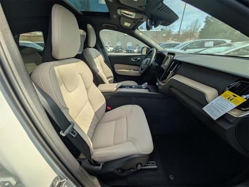 2026 Volvo XC60 B5 Plus