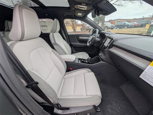 2026 Volvo EX40 Twin Motor Plus