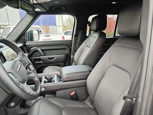 2025 Land Rover Defender P300 S