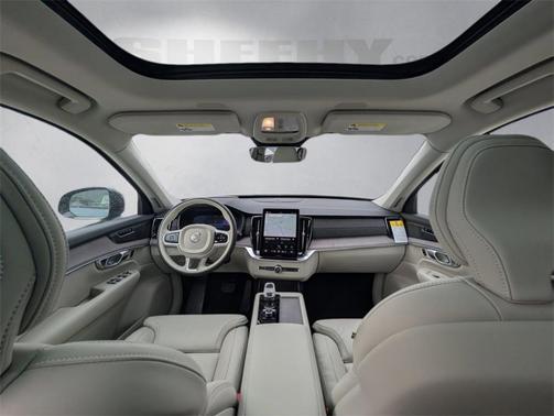 2026 Volvo XC90 B6 Ultra Dark Theme 7-Seater