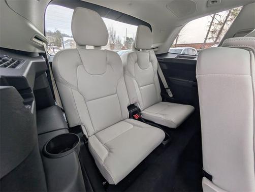 2026 Volvo XC90 B6 Ultra Dark Theme 7-Seater