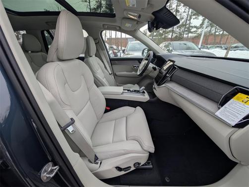 2026 Volvo XC90 B6 Ultra Dark Theme 7-Seater