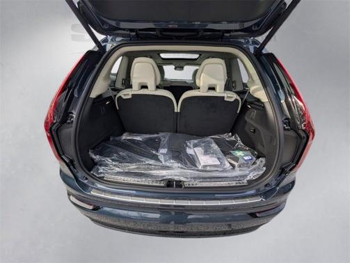 2026 Volvo XC90 B6 Ultra Dark Theme 7-Seater