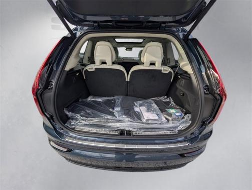 2026 Volvo XC90 B6 Ultra Dark Theme 7-Seater