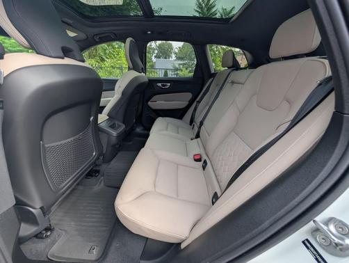 Crystal White Metallic 2026 Volvo XC60 B5 Plus