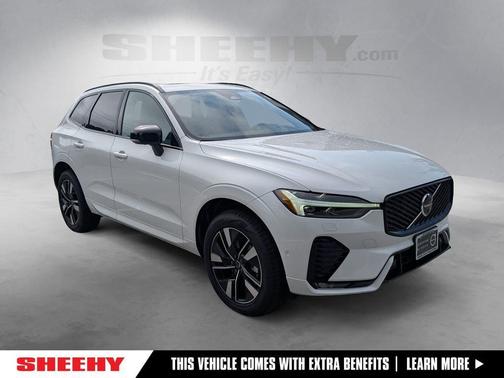 Crystal White Metallic 2026 Volvo XC60 B5 Plus