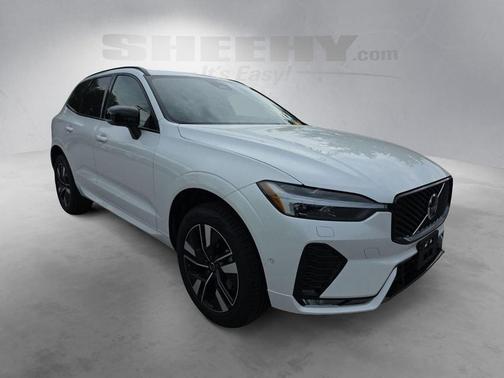 Crystal White Metallic 2026 Volvo XC60 B5 Plus