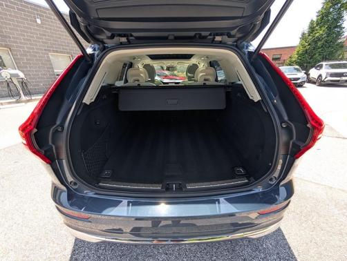 Denim Blue Metallic 2023 Volvo XC60 B5 Ultimate Bright Theme