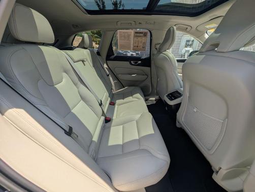 Denim Blue Metallic 2023 Volvo XC60 B5 Ultimate Bright Theme