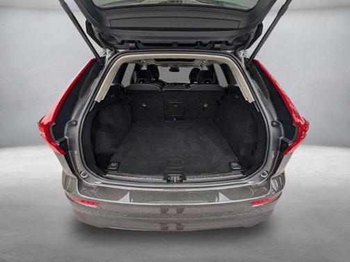 2022 Volvo XC60 B5 Momentum