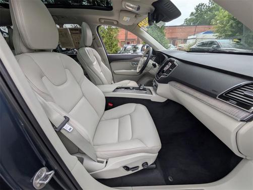 2023 Volvo XC90 B6 Plus 7-Seater