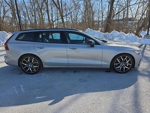 2024 Volvo V60 Recharge Plug-In Hybrid T8 Polestar Engineered