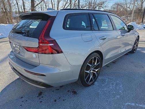 2024 Volvo V60 Recharge Plug-In Hybrid T8 Polestar Engineered