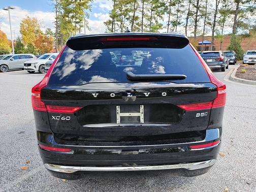 2022 Volvo XC60 B5 Inscription