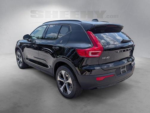 Onyx Black 2026 Volvo XC40 B5 Plus